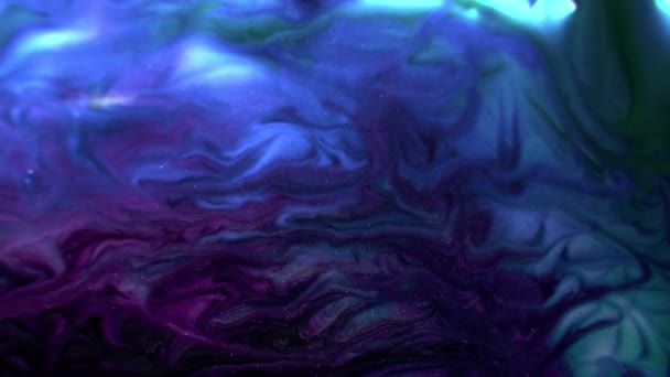 Flux de liquide coloré de haut en bas — Video