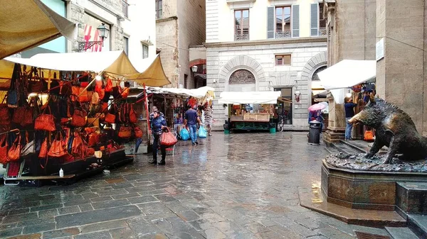 Şehirden alışveriş.