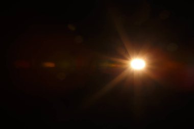 Siyahta soyut Doğal Güneş parlaması