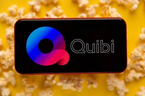 Tula, Rusko - Listopad 04, 2020: Quibi logo na displeji iPhone — Stock fotografie