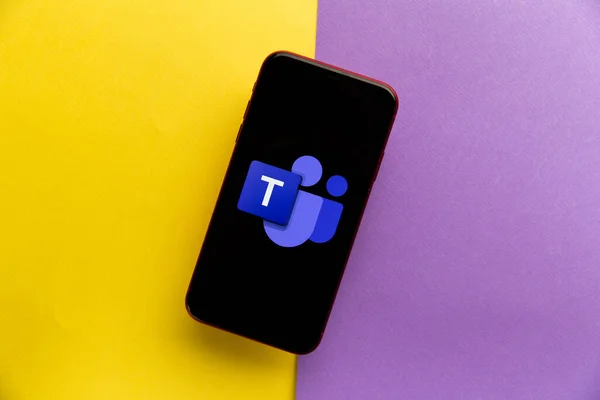 Tula, Rusia - 11 November 2020: Logo tim pada tampilan iPhone — Stok Foto