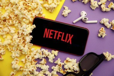 Tula, Rusya - 28 Ocak 2020: iPhone ekranında Netflix logosu