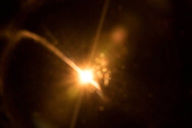 Siyahta soyut Doğal Güneş parlaması