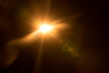 Siyahta soyut Doğal Güneş parlaması