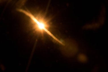 Siyahta soyut Doğal Güneş parlaması