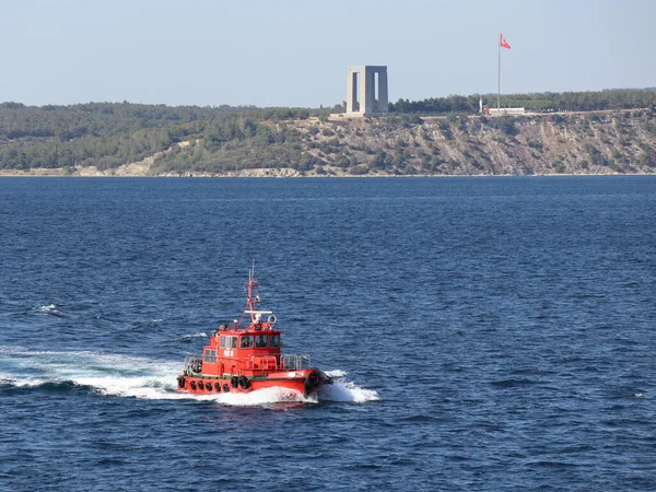 Dardanelles Strait Turkey August 2020 Orange Pilot Boat Foreground Anakkale — Stock fotografie