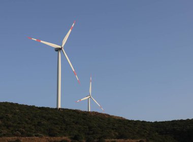 Elektrik üretmek için çok temiz bir yol. Elektrik jeneratörlerini yakın planda tut..