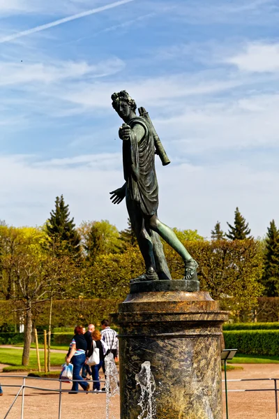 Sculptures in Peterhof, Saint-Petersburg, Russia — Stock Photo, Image