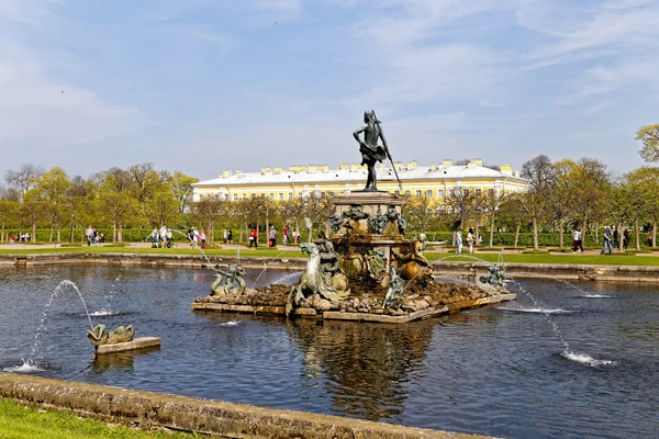 Peterhof. Fontána Neptun. — Stock fotografie