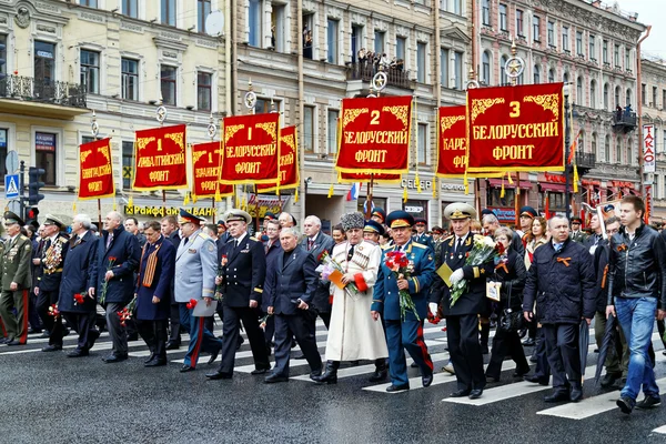 9 de mayo - Día de la Victoria. San Petersburgo, Rusia en 2014 . —  Fotos de Stock