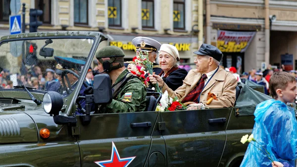 9 mai : Jour de la Victoire. Saint-Pétersbourg, Russie en 2014 . — Photo