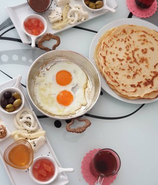 Yumurta reçeli mandalinalı kahvaltı Zeytinli Ekmek Ekmeği