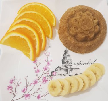 Meyve tabağı ve nefis bir lezzet. SK18 'i mükemmel bir şekilde.