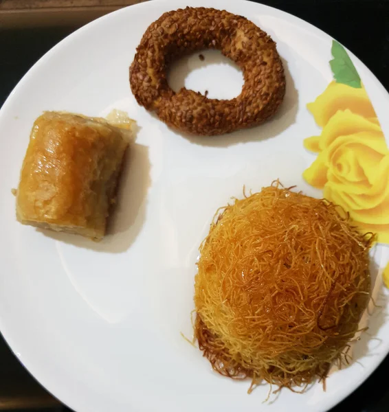 Çilekli SK102 ile çok lezzetli tatlı bir kupa.