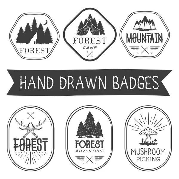 Vector set of hand drawn forest camp labels in vintage style. Logotype template illustration with tree and mountains. — Stock Vector