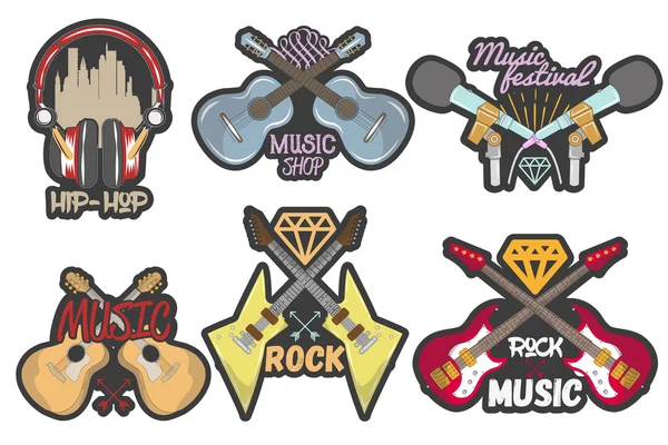 Conjunto colorido vetorial de emblemas de tema de música. Distintivos isolados, logotipos, banners ou adesivos com guitarras, microfones e fones de ouvido em estilo vintage — Vetor de Stock