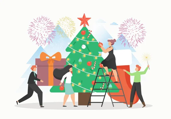 Büromenschen schmücken Weihnachtsbaum und bereiten Geschenke vor, um sie unter den Baum zu legen, flache Vektorillustration. — Stockvektor