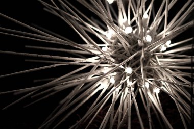 Koyu Arkaplanda Küçük Işık kurulumu