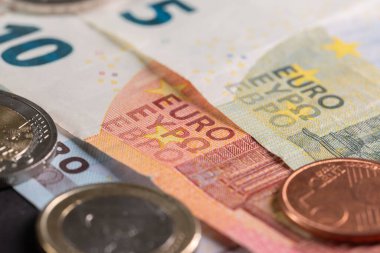 Bozuk paralı Euro banknotları. Avrupa Finans Sistemi. Avrupa para biriminin enflasyonu. AB 'de ticaret