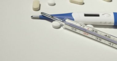 Klinik Cam Civa Termometresi ve Tıbbi Ateşli Dijital Termometre