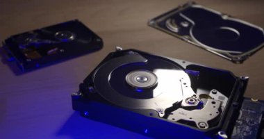 Sabit disk çalışıyor, depolama aygıtını çalıştırıyor. Hard Disk Verisi Okunuyor