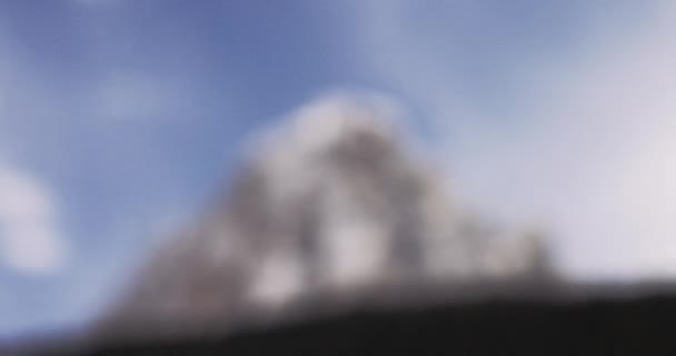 美しいサッソルンゴ イタリアのセルヴァ ヴァル ガーデナから見たアルプスのドロマイトのランコフェル 壮大な山のフォーカスプル — ストック動画