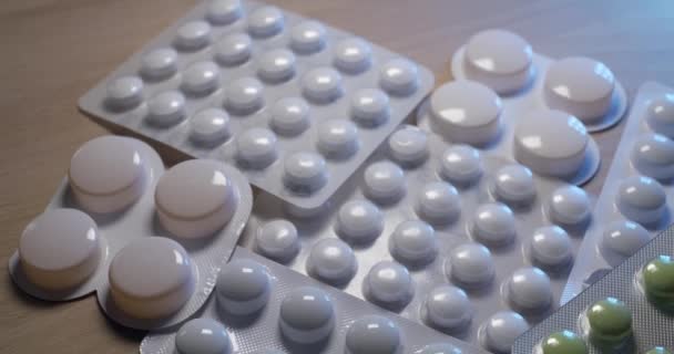 Италия Ломбардия Март 2020 Таблетки Упаковке Лекарства Алюминиевой Пластиковой Упаковке — стоковое видео