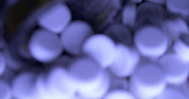 Tabletták Üvegben Orvosi Tabletták Fókuszon Kívülről Fókuszba Húzásra Gyógyszer Üvegben — Stock videók