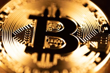Bitcoin paralar yakın plan. Altın Kripto paraları. Kripto para birimi ve blok zinciri kavramı. Dijital Altın