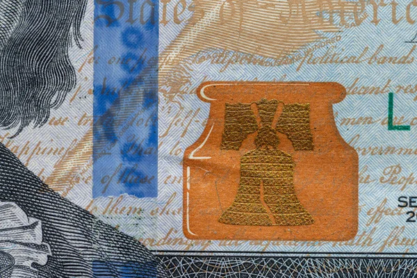 100 Dolarlık banknotların kapanışı. Arkaplan Olarak USD Cash