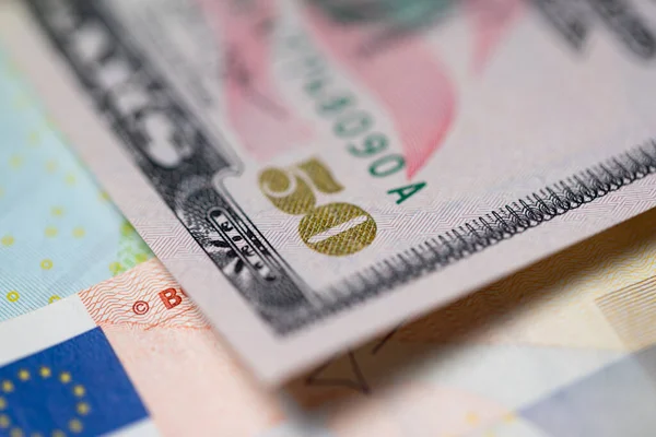 Ötven Dolláros Bankjegyek Euró Mellett Valutaváltási Koncepció Euróról Amerikai Dollárra — Stock Fotó