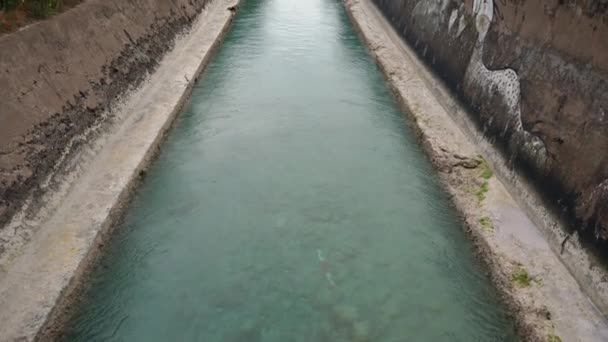 Rosignano Italia Junio 2021 Canal Que Conduce Planta Química Canal — Vídeos de Stock