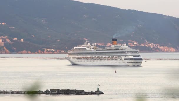 Spezia Talya Haziran 2021 Günbatımında Spezia Costa Magica Gemi Gemisi — Stok video