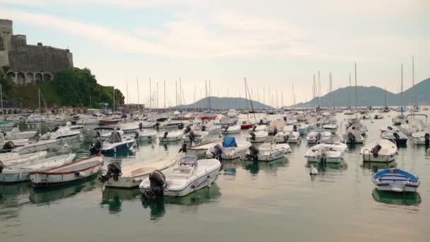 Lerici Italien Juni 2021 Hafen Von Lerici Mit Schloss Hintergrund — Stockvideo