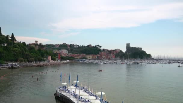 Lerici Ιταλία Ιουνίου 2021 Άποψη Της Παραλίας Της Λερίκης Λιμάνι — Αρχείο Βίντεο