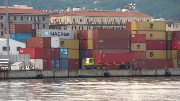 Spezia Talya Haziran 2021 Talya Daki Nakliye Limanı Nda Kamyon — Stok video