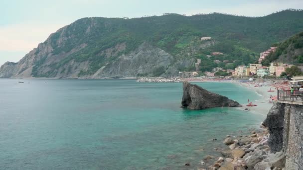 Monterosso Italië Juni 2021 Panning Van Middellandse Zee Naar Het — Stockvideo