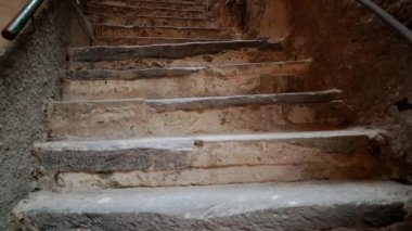 Vernazza, İtalya - 10 Haziran. 2021: Vernazza 'daki Taş Merdivenler kaleye çıkıyor