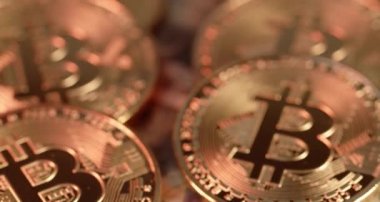 Altın Bitcoin paralarına odaklanıyoruz. Kripto para birimi kavramı