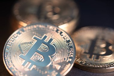 Altın Bitcoin Paralar, Kripto Para Birimi ve Engelleme Teknolojisi