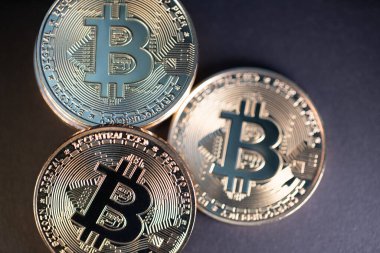 Altın Bitcoin Paralar, Kripto Para Birimi ve Engelleme Teknolojisi