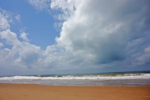 海滩，蓝色的天空，天堂，云 — 图库照片