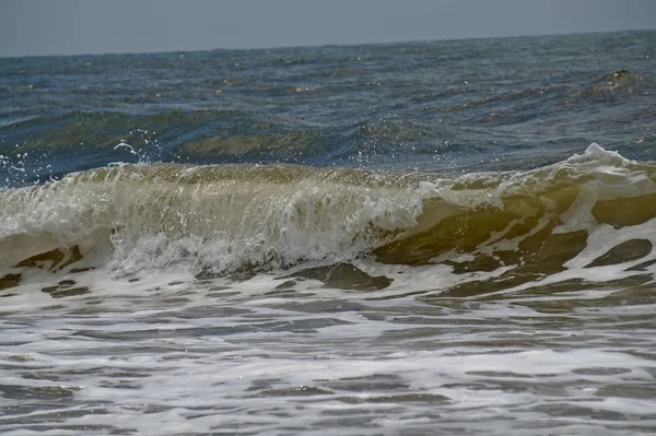 Schuimende golven — Stockfoto