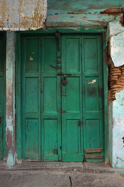 Old doors Índia, Varanasi — Fotografia de Stock