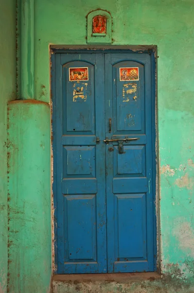 Oude deuren India, Varanasi — Stockfoto