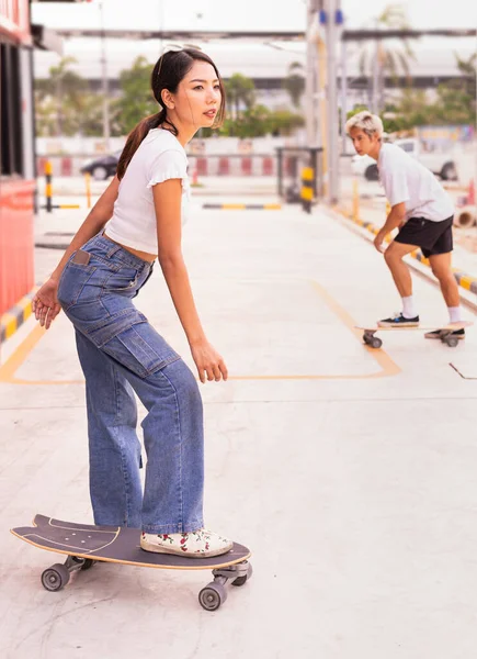 Asian Cute Woman Handsome Man Start Surfing Skateboard Street Skateboard — Stock Photo, Image