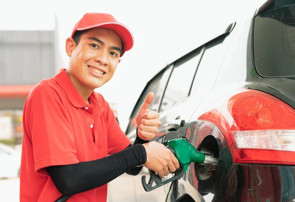 Trabajador Gasolinera Asiática Dar Pulgares Hacia Arriba Una Mano Celebración — Foto de Stock