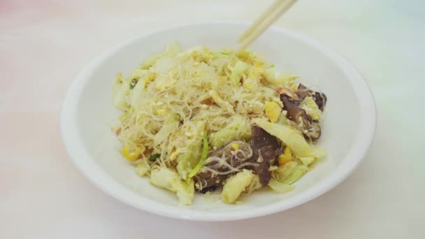 Primi Piani Vermicelli Fritti Cucina Asiatica Tailandese Base Vermicelli Funghi — Video Stock