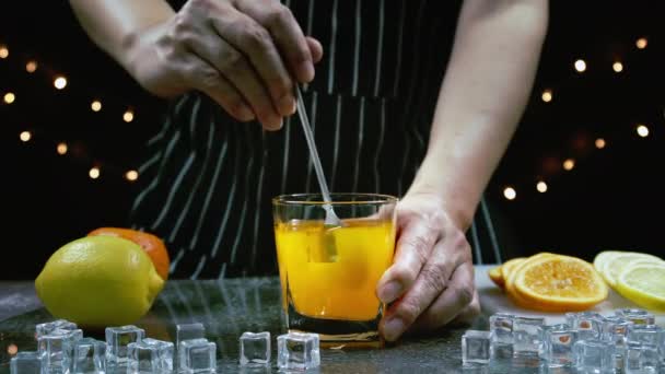 Man Catch Glass Stir Ice Orange Fresh Slice Lemon Orange — Stock Video