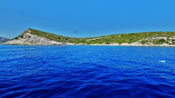 Egeiska Havet Utsikt Med Vackra Natursköna Vyer Blommor Träd Landskap — Stockfoto